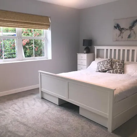 Lynn St Helens Village Tatil Evi