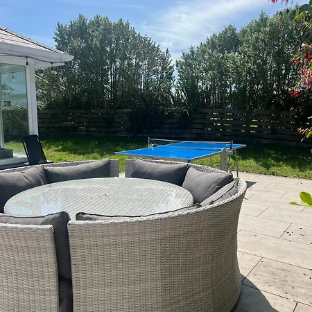 Lynn St Helens Village Saint Helens